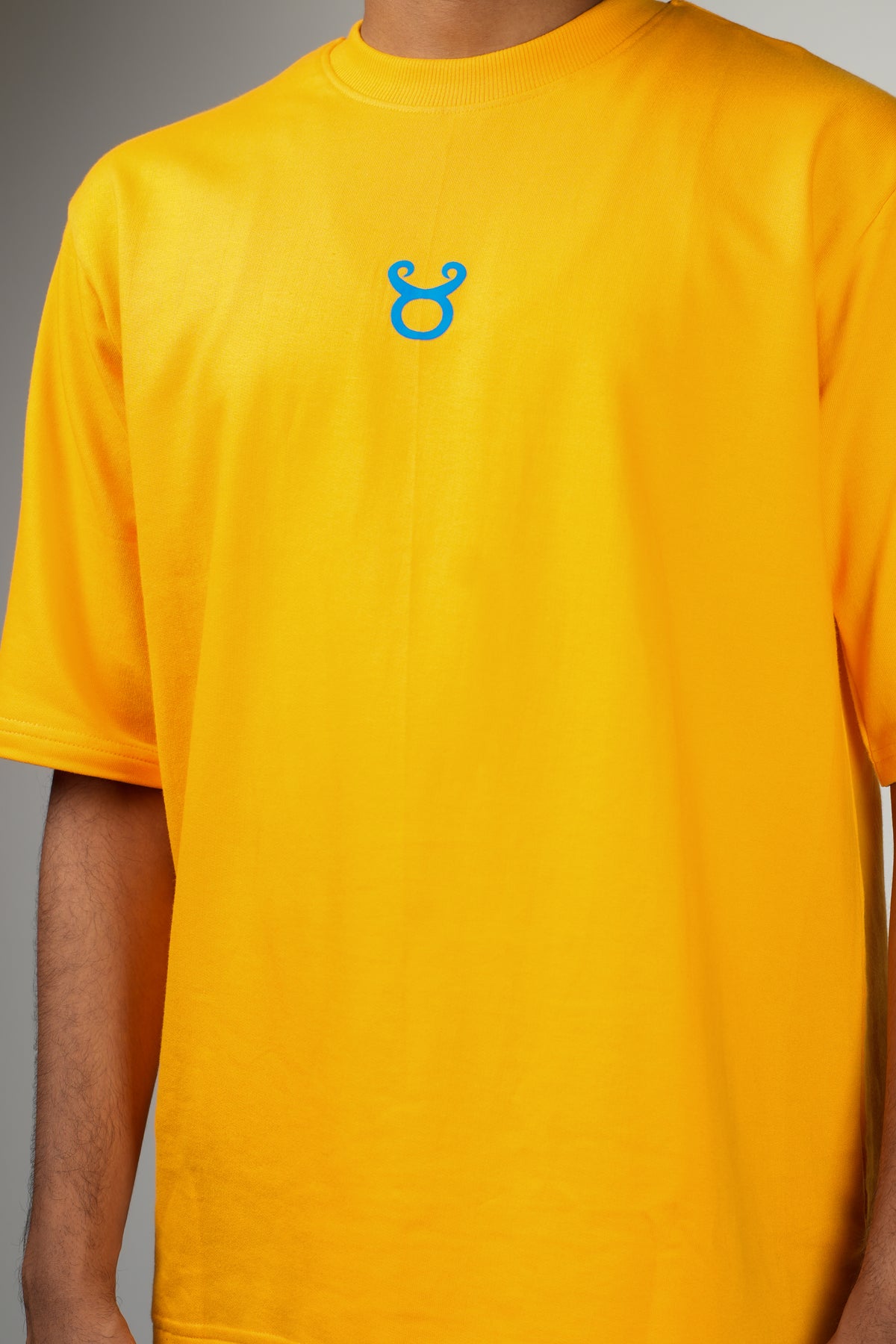 ERMN Kerala Blasters KBFC Edition 240 GSM oversized football t-shirt — model close-up India